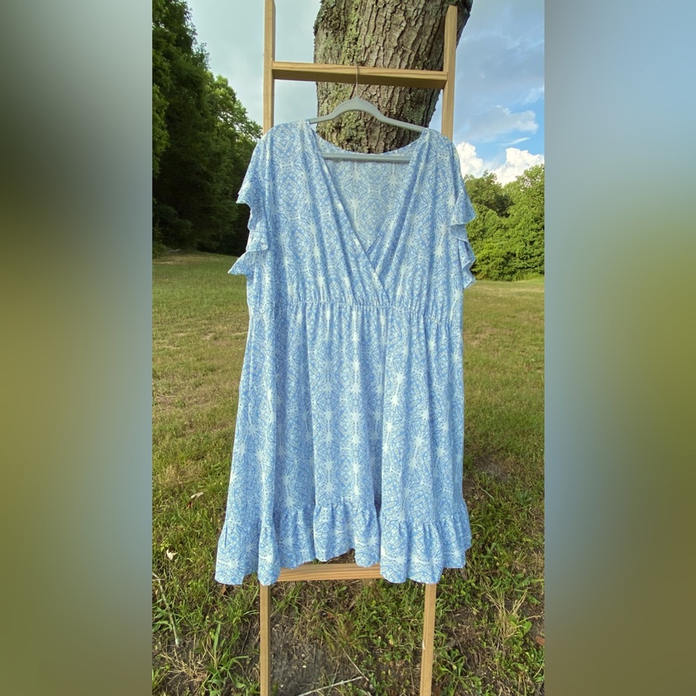 IN’VOLAND DRESS 28W 4X/5X/6X Periwinkle Blue and White Floral Babydoll Dress